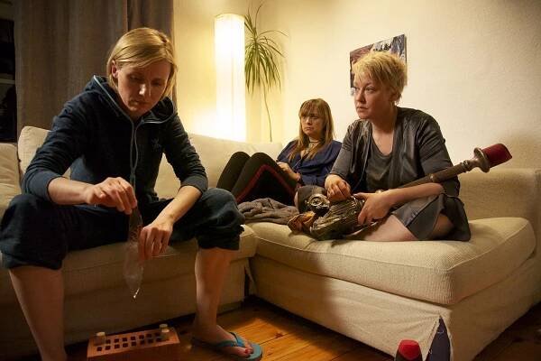 Winnie Böwe, Astrid Ann Marie Pollmann, Floriane Daniel - Weiber! Schwestern teilen. Alles. - Z filmu