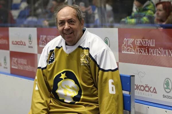 Obrazem: Hokejová exhibice legend v Kladně: trefil se i Jágr