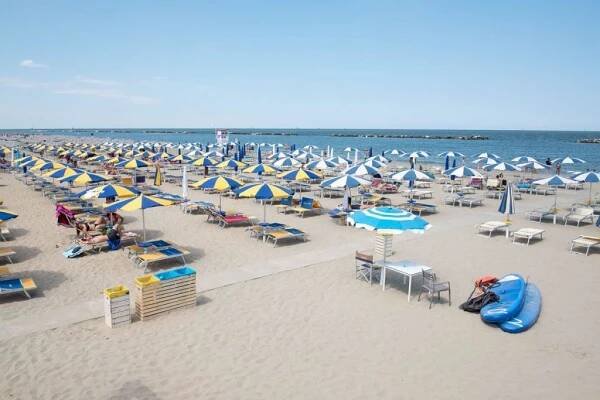 35. Grand Hotel Azzurra***