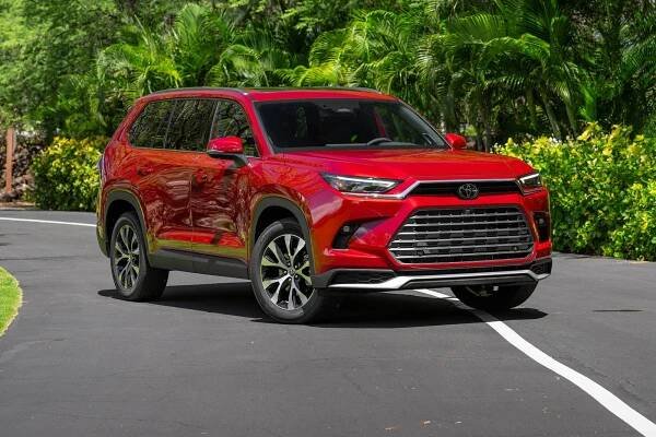 2025 Toyota Grand Highlander Hybrid Prices, Reviews, and Pictures