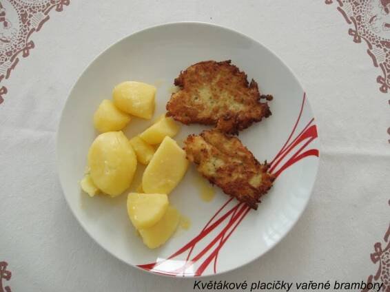 Květákové placičky vařené brambory