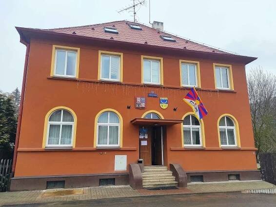 FOTO: Tibetské vlajky visí v osmi městech a obcích okresu Louny