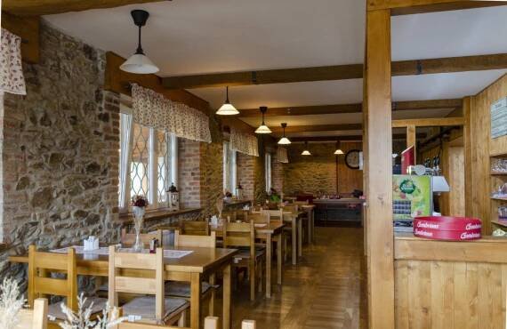 Restaurace pod lanovkou | Vítejte na Komárce!