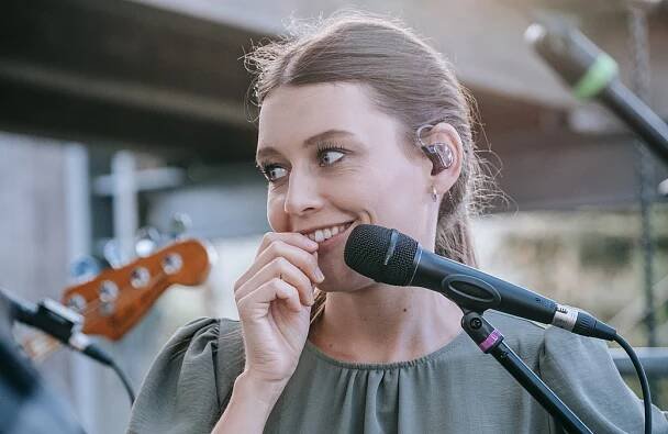Kateřina Marie Tichá a BANDJEEZ - letní hudební Stezka | Stezka korunami stromů Lipno
