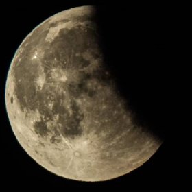 Zatmění Měsíce 28. září 2015 - Hvězdárna a planetárium Uherský Brod