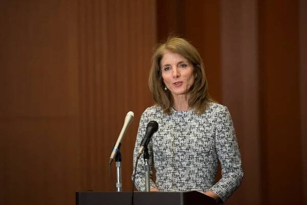 Soubor:Caroline Kennedy 20140207 2.jpg – Wikipedie
