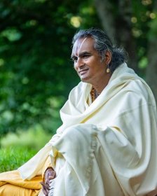 Paramahamsa Sri Swami Vishwananda | Novou Cestou