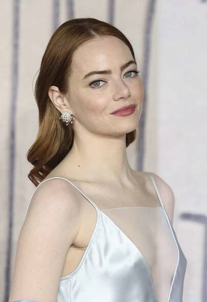Emma Stone Bridesmaid Makeup