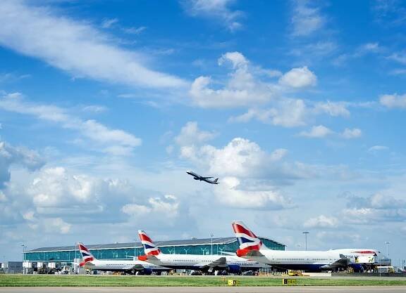 Heathrow ends record-breaking year with busiest December ever picture