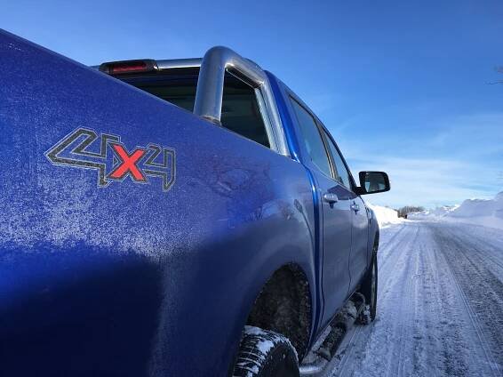 Ford Ranger 4 x 4 je přírodní živel. Přijdete mu na chuť, i když ani nepotřebujete odvézt vykydaný hnůj