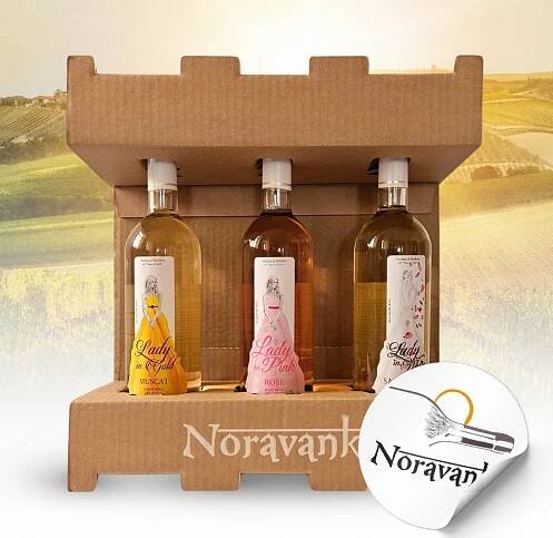 Dárkový set na míru - Vinuri De Comrat - Lady 1. Lahev: Vinuri De Comrat - Lady, Muscat Othonel 2023, 2. Lahev: Vinuri De Comrat - Lady, Merlot Rosé 2023, 3. Lahev: Vinuri De Comrat - Lady, Cabernet Sauvignon 2023