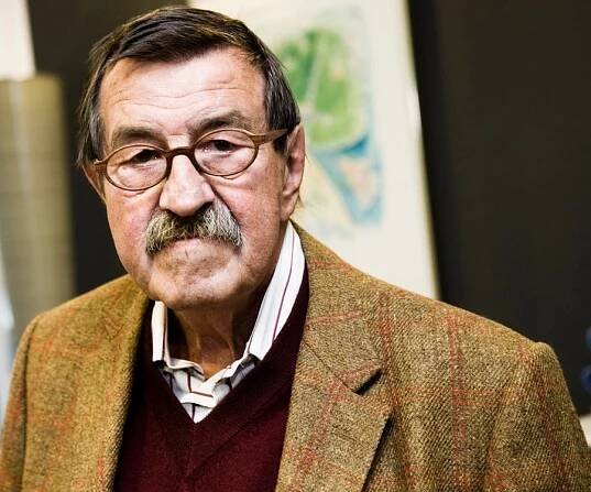 Günter Grass Biography - Facts, Childhood, Family Life & Achievements