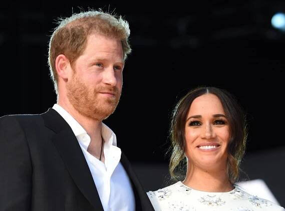 Prince Harry and Meghan Markle Discussed More Negatively Online Than in Mainstream Media