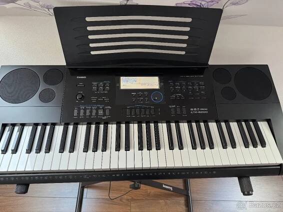 Casio CTK-6200 - Praha - východ