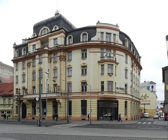 Soubor:Palác České obchodní společnosti v Ústí n. L.jpg – Wikipedie