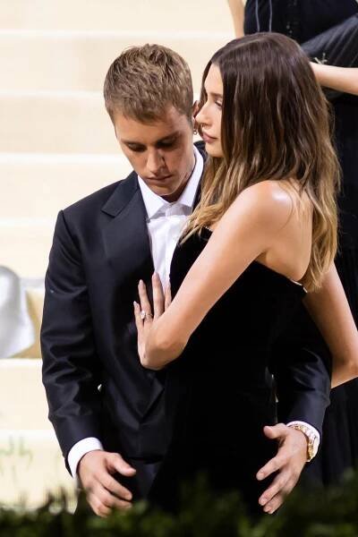 Bieberová předvedla sexy křivky: Šokovala i vulgárním komentářem!