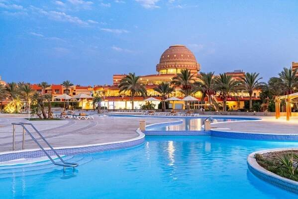 Bazén v ubytovaní Malikia Resort Abu Dabbab alebo v jeho blízkosti