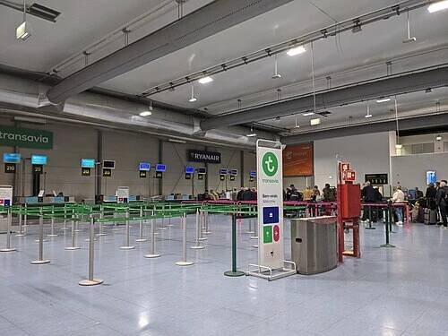 Lisbon Airport - Wikipedia