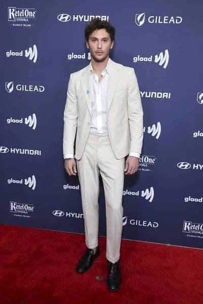 Cooper Koch in Beige Suit on Red Carpet