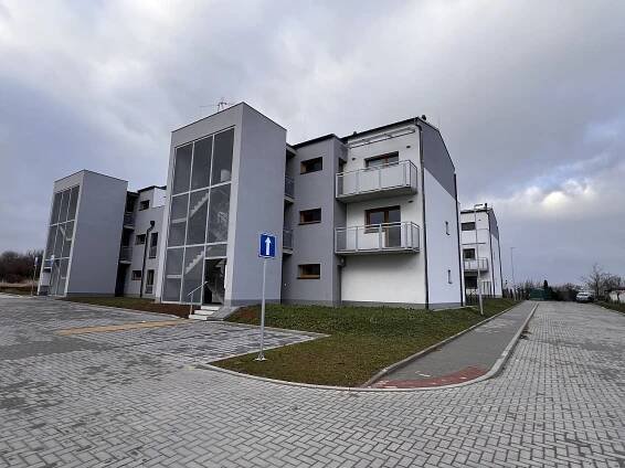 Pronájem bytu 2+kk 48 m², Třešňová, Znojmo