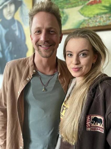 FOTO: Tomáš Klus a Michaela Pecháčková. – stránka 150