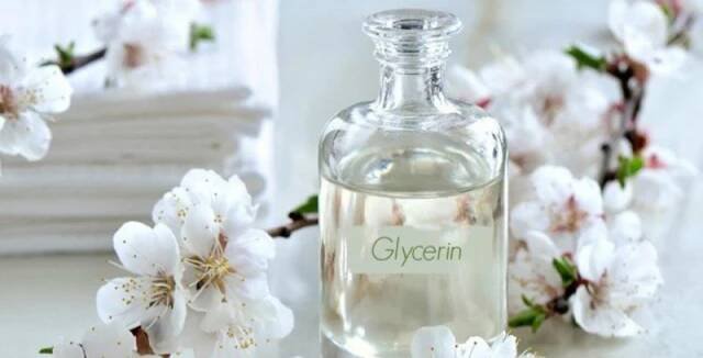 Glycerin je běžně používanou složkou v kosmetice