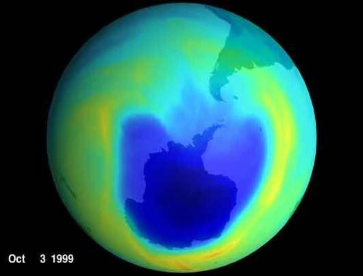 Ozónová díra je jako dvě Evropy, zjistil Metop
