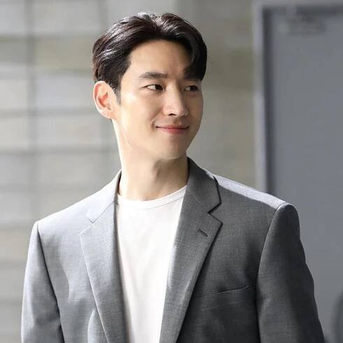 Lee Je Hoon 24