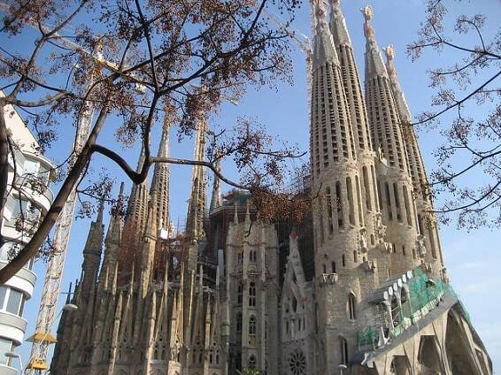 Sagrada Familia je dielom Antoniho Gaudího
