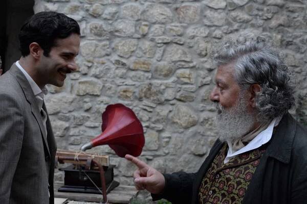 Giulio Forges Davanzati, Lello Arena - Veleni - Z filmu