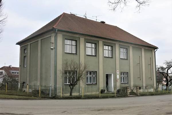 Žerčice - obecní úřad foto 1