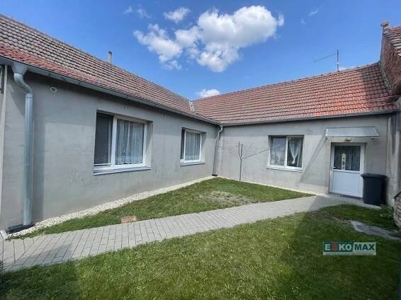 Prodej domu 135 m2 - Hlavní 4/7, Břeclav - Poštorná