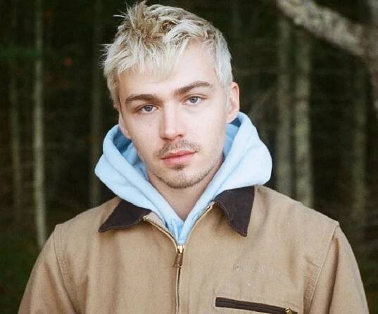Miles Heizer
