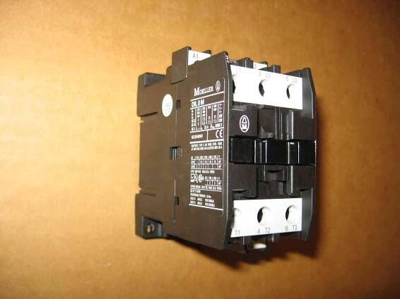 Stykač Moeller/Eaton 35 A / AC-1, t. j.  7,5 kW / AC-3 - Elektronika