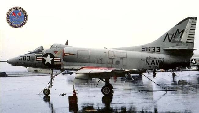 Douglas A-4 Skyhawk / NAM 64-75