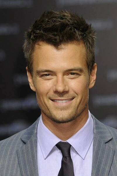 Krasavec z filmu Transformers Josh Duhamel pomáhá obětem povodní