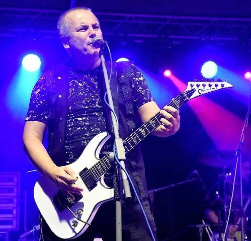 Rockeři roztančili Pevnůstku. Hráli pro dobrou věc. Podívejte se