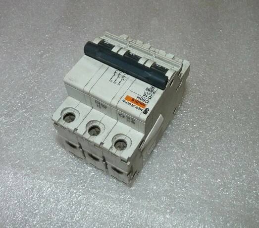 Merlin Gerin Multi9 C60H C16 Tepelný magnetický jistič 3pólový