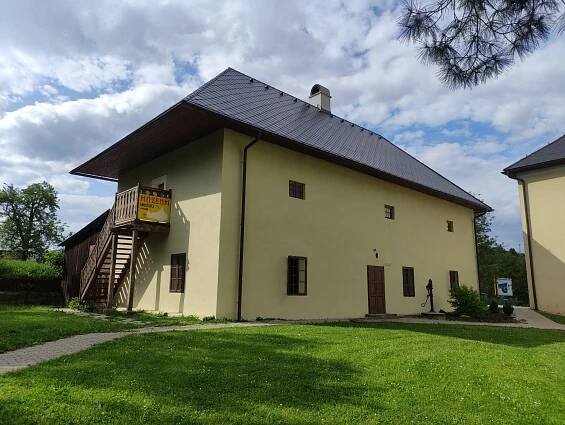 Šóšovský kaštieľ v Hanušovciach nad Topľou | Spoznaj Slovensko