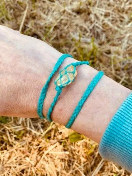 Macramé náramek citrín – AlbinaFlanderova.cz