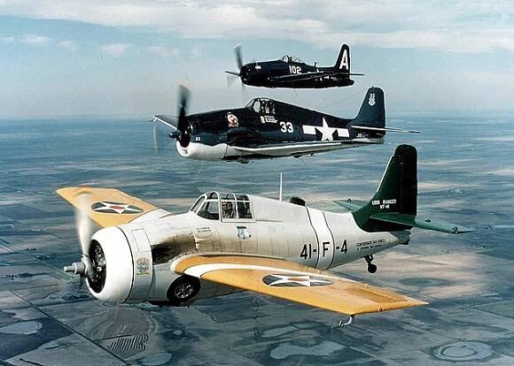 Fotogalerie: Zrekonstruované stíhačky Grumman, odpředu Wildcat, Hellcat a Bearcat