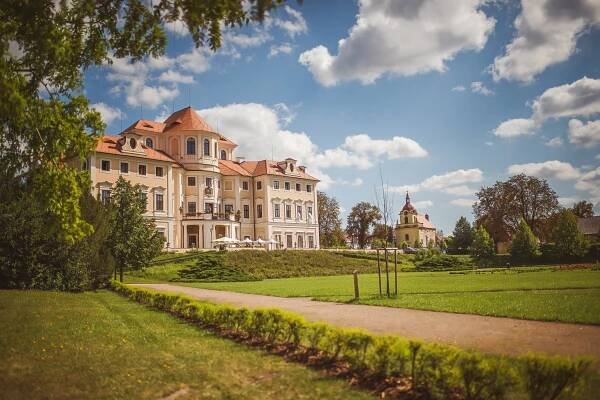 Konferenční centrum AV ČR zámek Liblice 