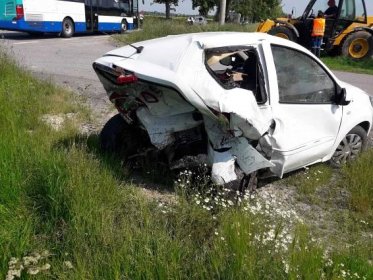 Dopravní nehoda u Sebranic na Svitavsku si vyžádala dvě zraněné osoby | hasici.cz 