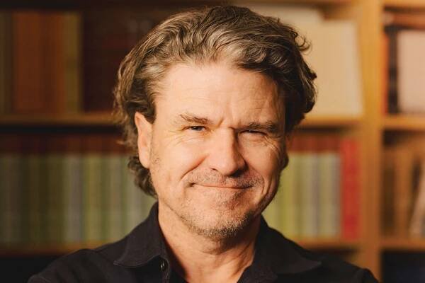 Portrait of author Dave Eggers