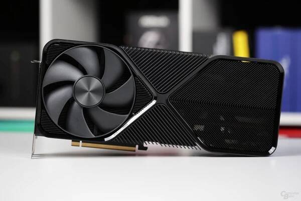 Nvidia GeForce RTX 4080 Super FE im Test