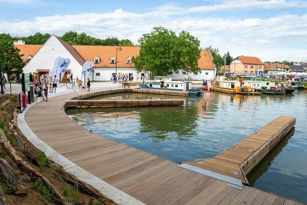 Rozšířené přístaviště ve Strážnici na Baťově kanálu se otevřelo veřejnosti - Naše voda