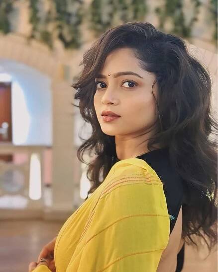 Shivali Parab - Lip, Shoulder, Flash photography, Sleeve,...