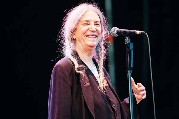 Patti Smith performs on stage during Noches del Botanico music festival at Real JardÃÂ­n BotÃÂ¡nico Alfonso XIII on June 20, 2022 in Madrid, Spain.