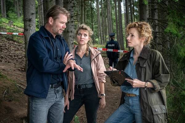 Erzgebirgskrimi - Der Tote im Burggraben - Z filmu - Kai Scheve, Lara Mandoki, Adina Vetter