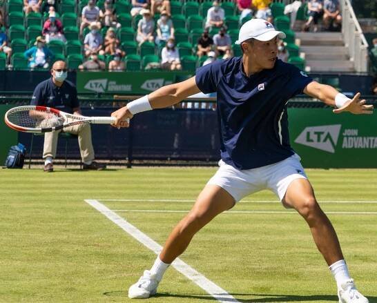 Soubor:Brandon Nakashima Forehand (51748767634) (cropped).jpg – Wikipedie